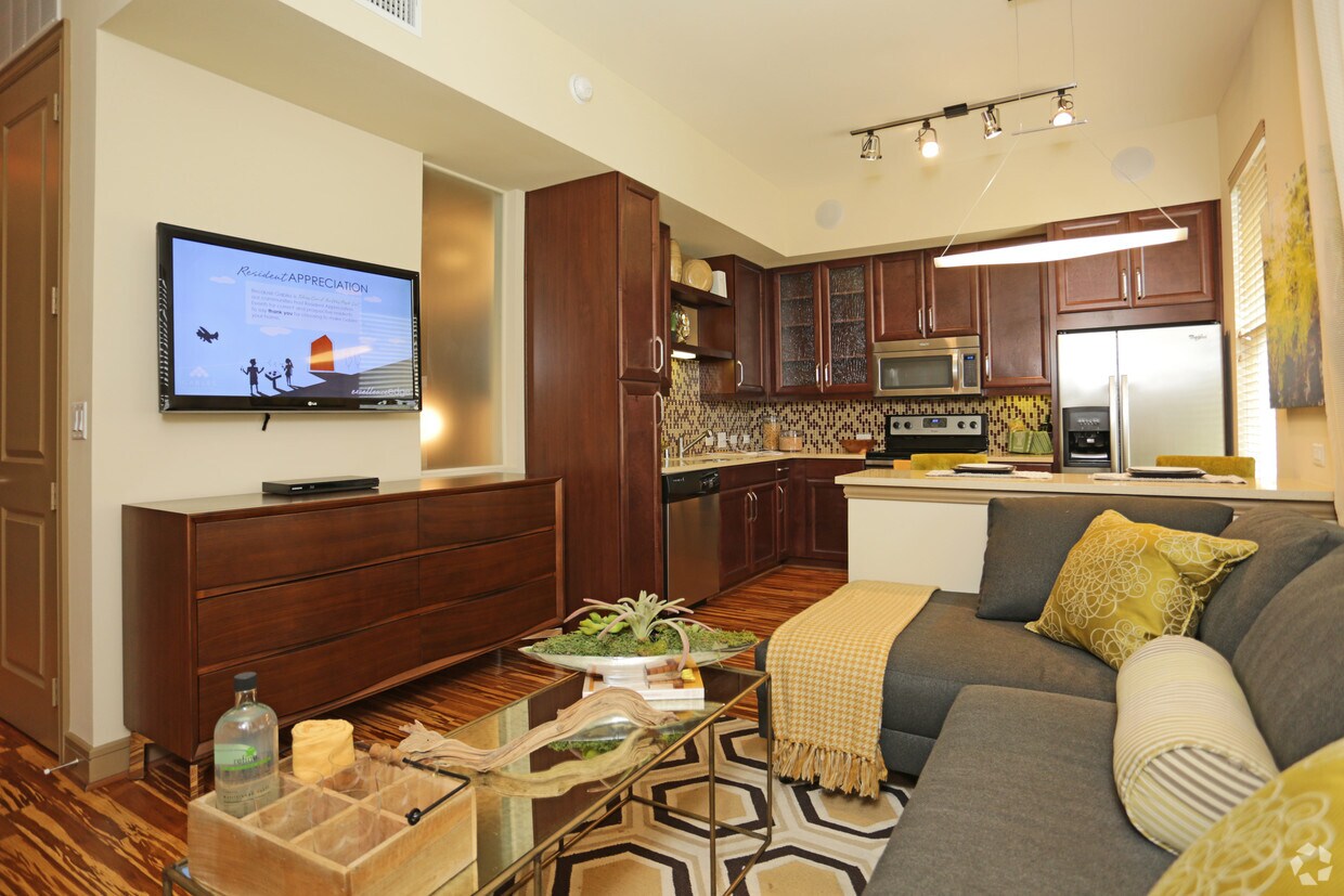 Uptown Trail Apartments Dallas, TX