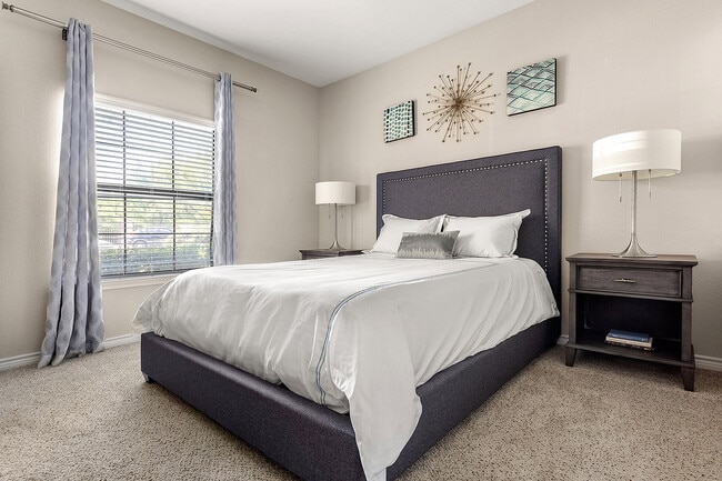 C208690_PinnacleRidge_Modelo2b2b_Dormitorio2_01 - Pinnacle Ridge