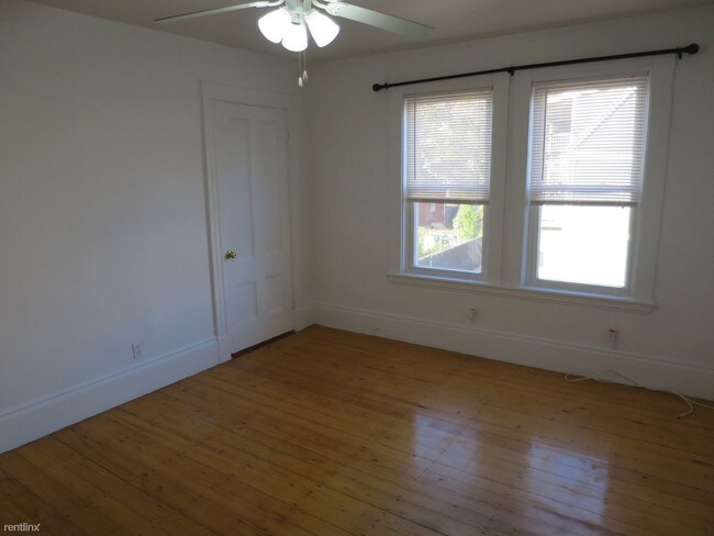 Building Photo - 3 br, 1 bath  - 2 Ibbetson St