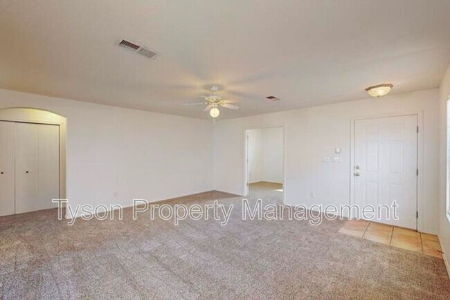 Foto del edificio - 7315 Quartzite Ave NW