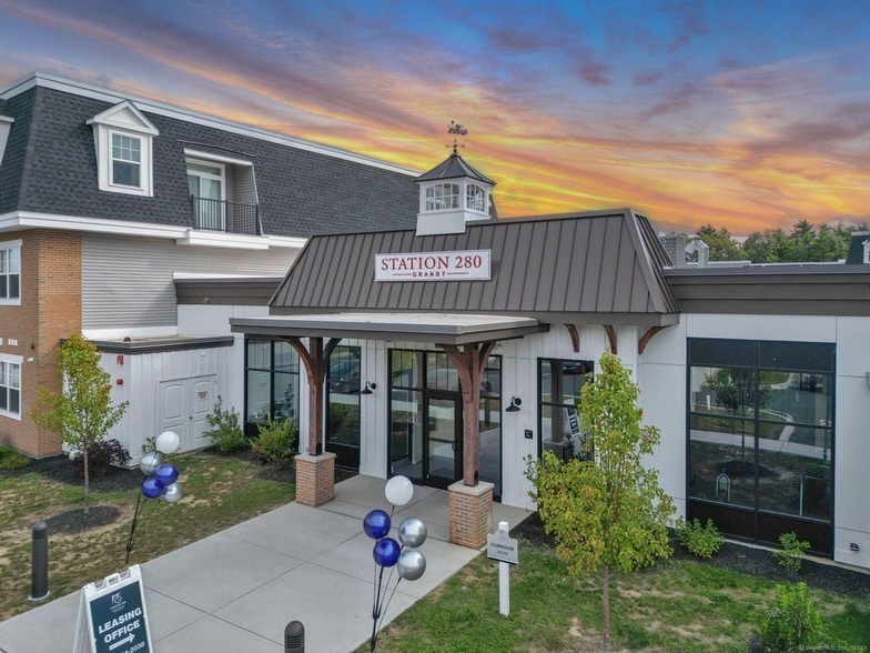 Foto principal - 280 Salmon Brook St