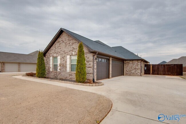 Foto del edificio - 13697 Callaway Dr