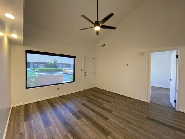 Building Photo - REMODELED 2 BEDROOM UNIT DOWNTOWN ST. GEORGE!