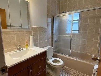 Building Photo - Beautiful home