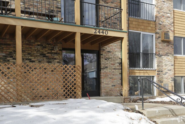 Building Photo - 2440 Harriet Ave S