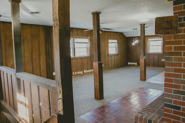 Building Photo - 4084 /4086 Samoset Cir