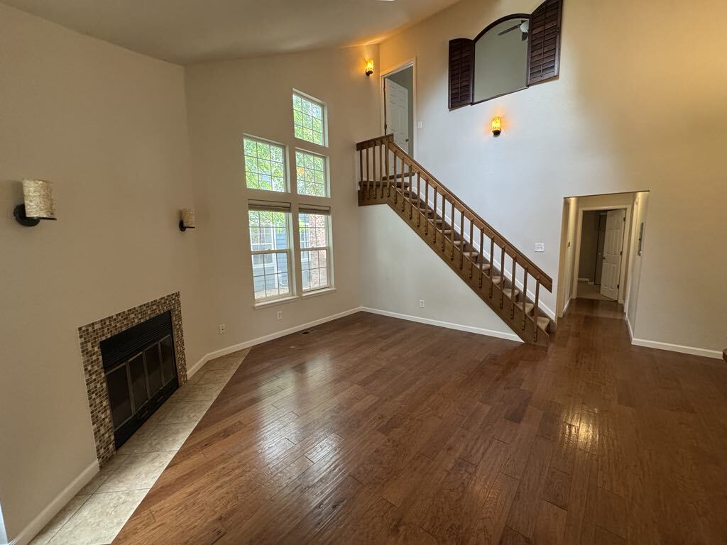 Entrance - 11125 Alcott St