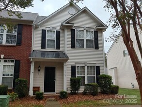 Building Photo - 9549 Glenashley Dr