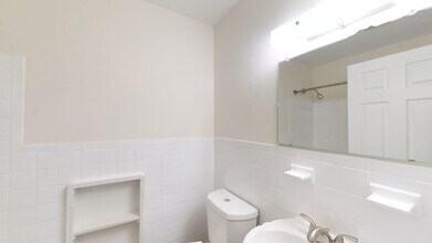 Interior Photo - The Commons at Windsor Gardens