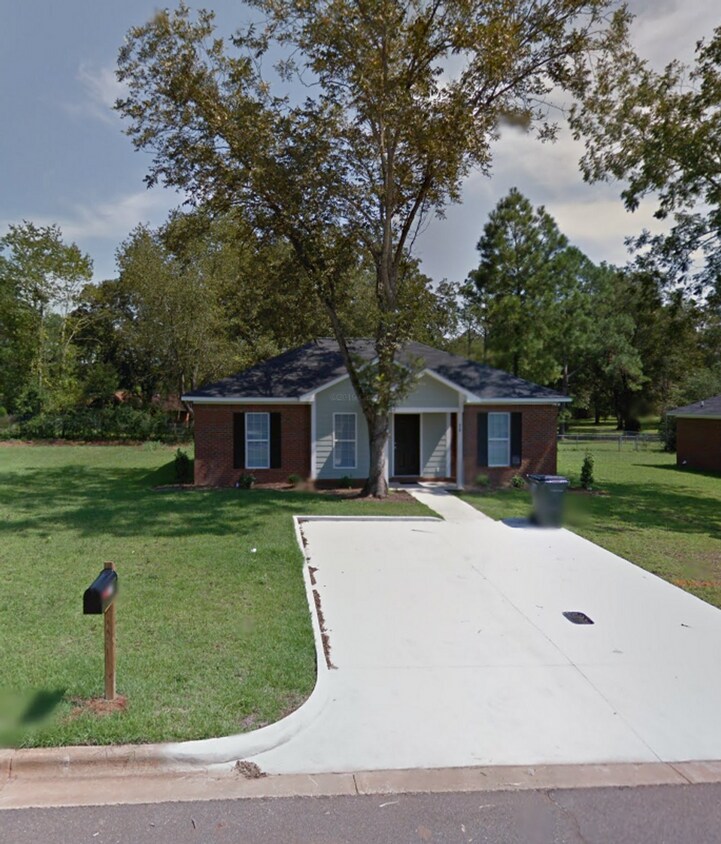 218 Cloud Ln, Albany, GA 31721 House Rental in Albany, GA