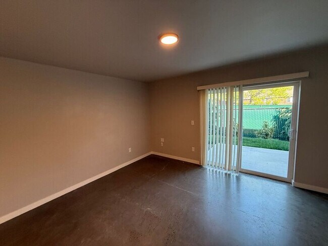 Foto del edificio - 2915 Waverly Dr SE