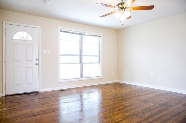 Foto del edificio - 1282 W Moore St