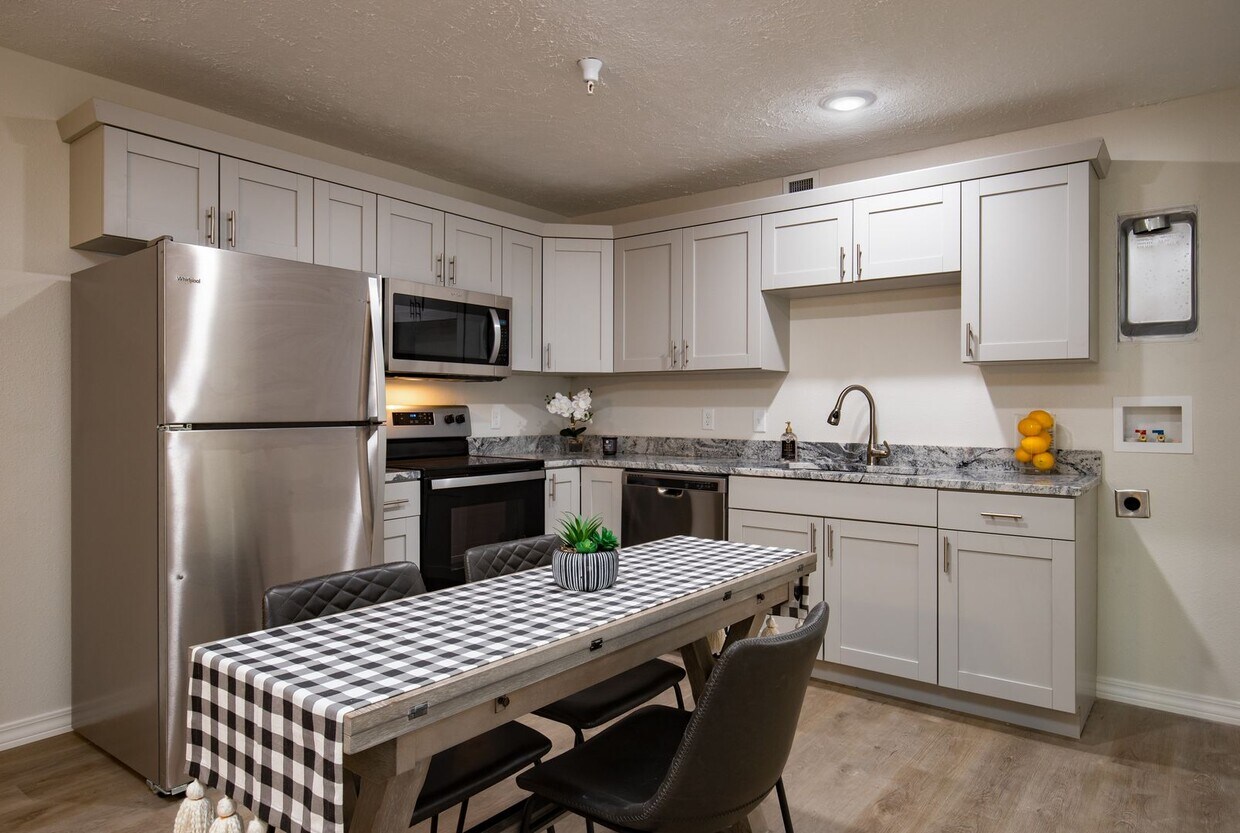 Primary Photo - One Bedroom One Bath in Branson