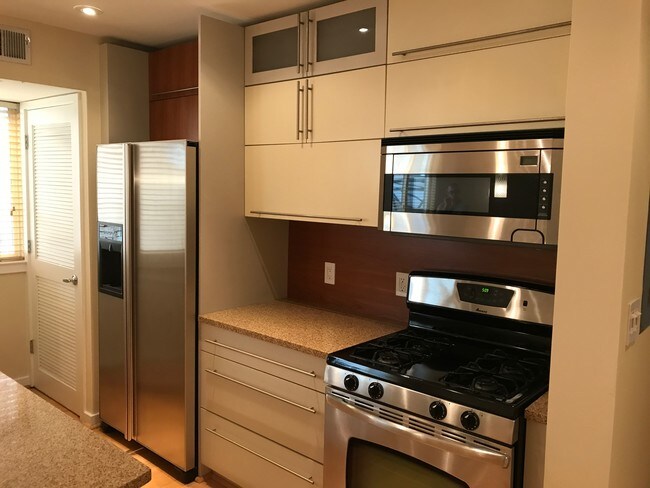Foto del edificio - 1439 Chapin St NW