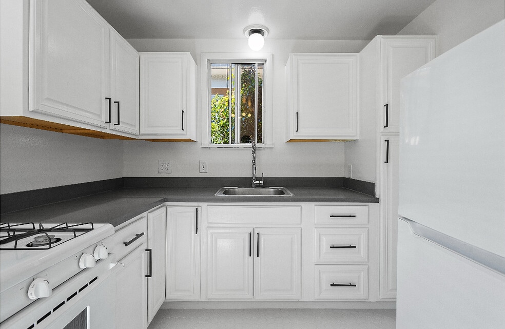 1551 Saint Charles St