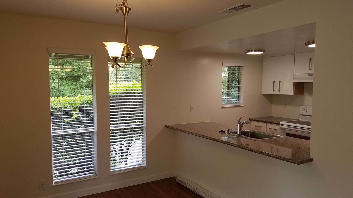 Foto principal - 236 Roundtree Way