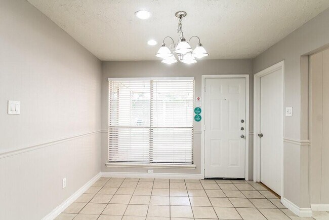 Foto del edificio - 19410 Azalea Valley Dr