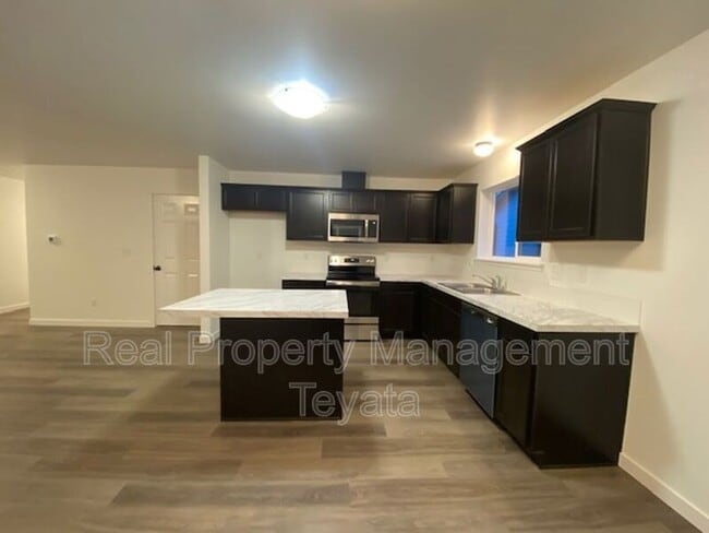 Building Photo - 6270 Fernridge Dr