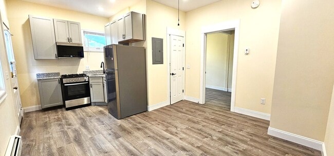 Building Photo - 207 S Union St