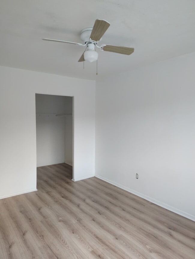 Building Photo - 3265 W 143rd St