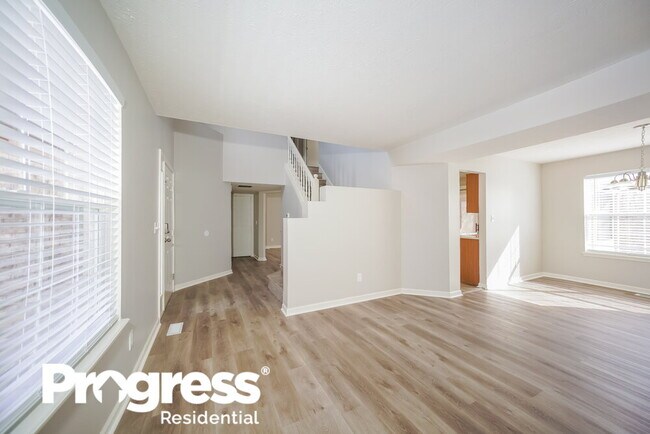 Building Photo - 619 Crystal Woods Cir
