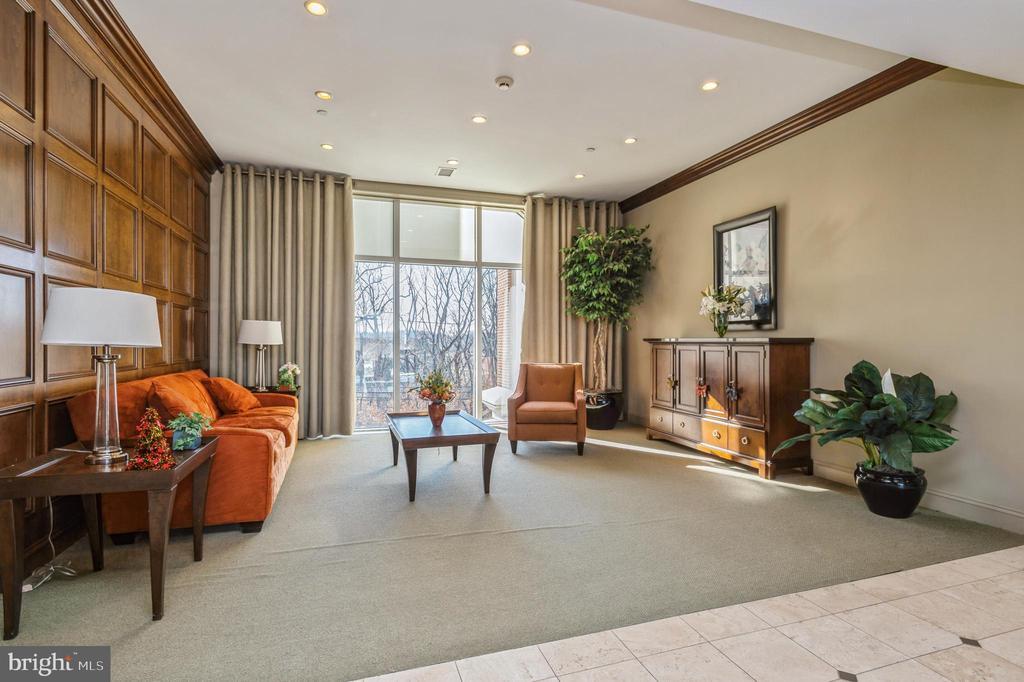 2350 NJ33 Unit 306, Robbinsville Township, NJ 08691 Room for Rent in