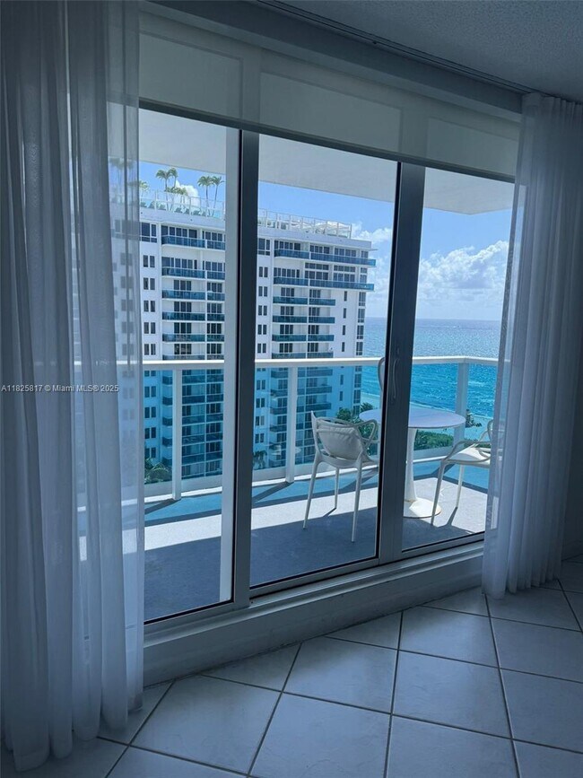 Building Photo - 2301 Collins Ave