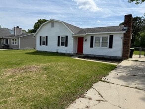 Building Photo - 453 Hunting Green Dr