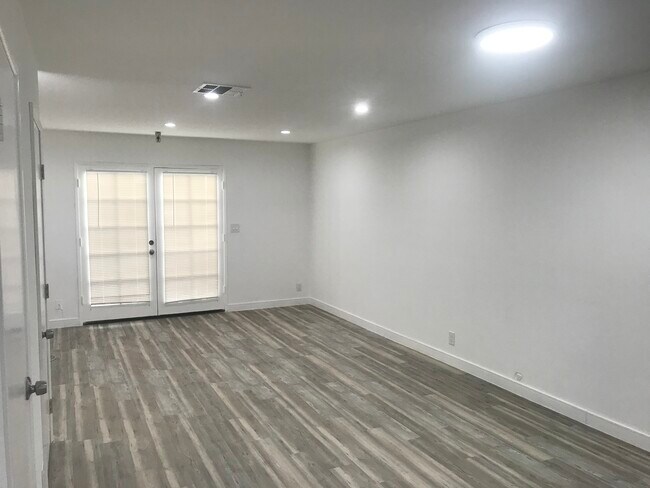 Building Photo - 4484 Murietta Ave