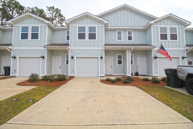 Foto del edificio - Limited Time! $250 Off — 3BR, 2.5BA Townho...