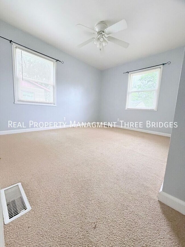 Foto del edificio - 1725 Fernbrook Dr