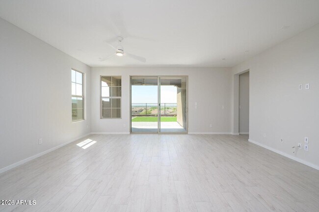 Foto del edificio - 13533 W Copper Leaf Ln