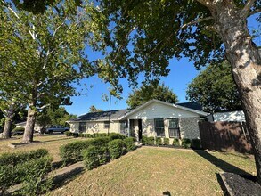 Building Photo - 601 Nola Ruth Blvd