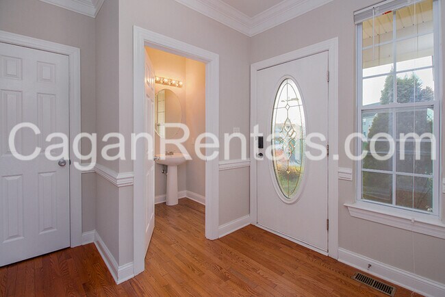 Building Photo - 277 Westbrook Dr
