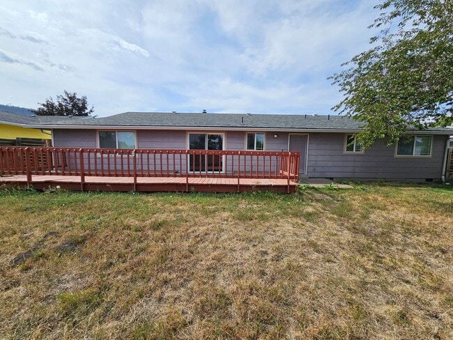 Building Photo - 211 Aquarius Way