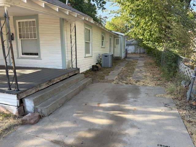 Building Photo - 1706 McGregor Ave
