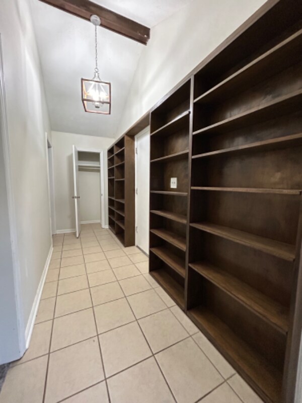 Building Photo - 2413 Greenbrier Dr