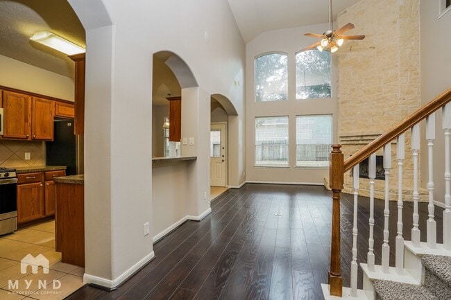 Foto del edificio - 1003 Summer Wood Blvd