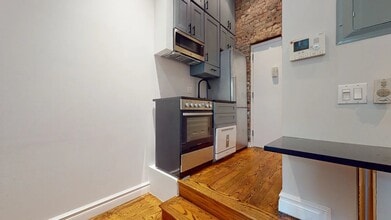 Building Photo - 234 E 14th St