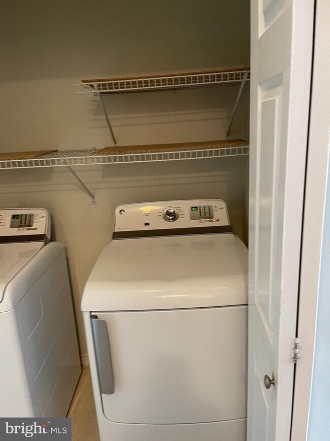 Building Photo - 12957 Centre Park Cir