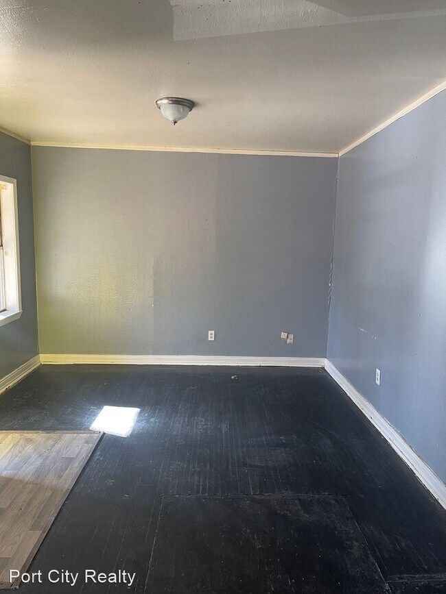 Building Photo - 3 br, 2 bath House - 2624 Merwin Street