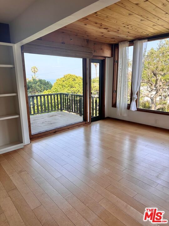 Foto del edificio - 213 Ocean Ave Ext