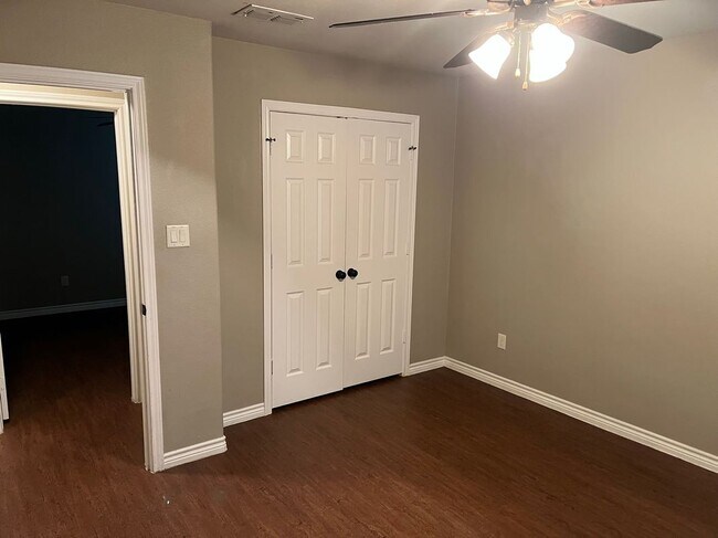 Foto del edificio - 167 Oakview Ct