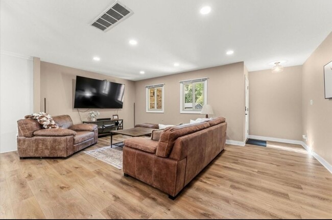 Building Photo - 408 Weathering Dr