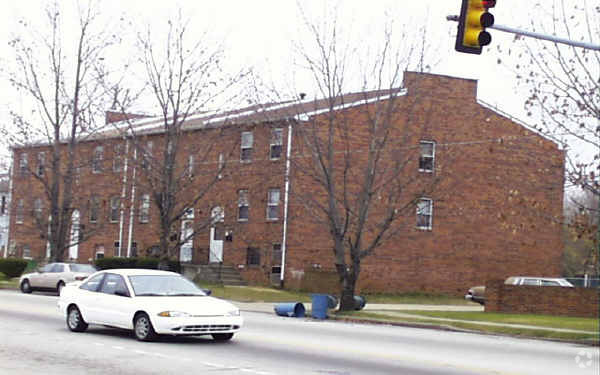 Primary Photo - Lions Gate Apartments