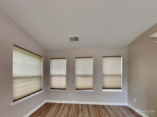 Foto del edificio - 3644 Catawba Creek Dr