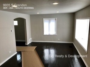 Primary Photo - 9935 S Crandon Ave