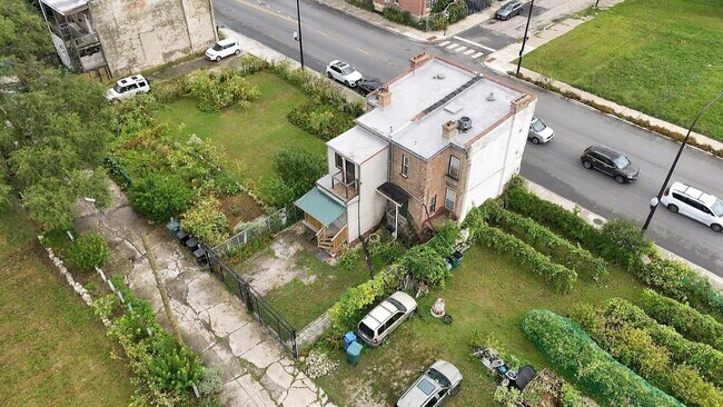 Foto del edificio - 24 S Sacramento Blvd