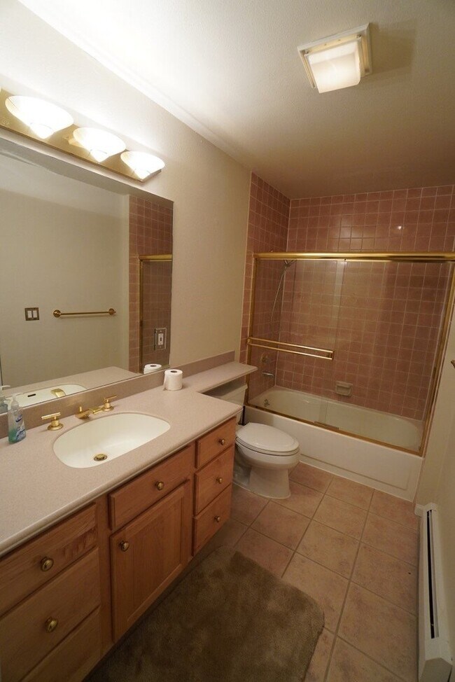 Foto del edificio - 1 Bedroom Condo Downtown!