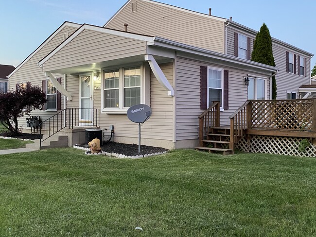 Building Photo - 28235 Raleigh Crescent Dr